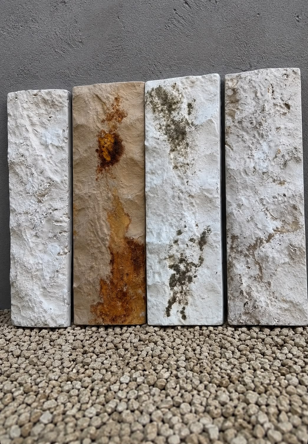 Quatro placas de revestimento Rockface com diferentes texturas e efeitos de tonalidade